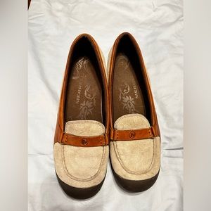 Merrell Plaza Glide Taupe Brown Suede
Mary Jane - Size 11